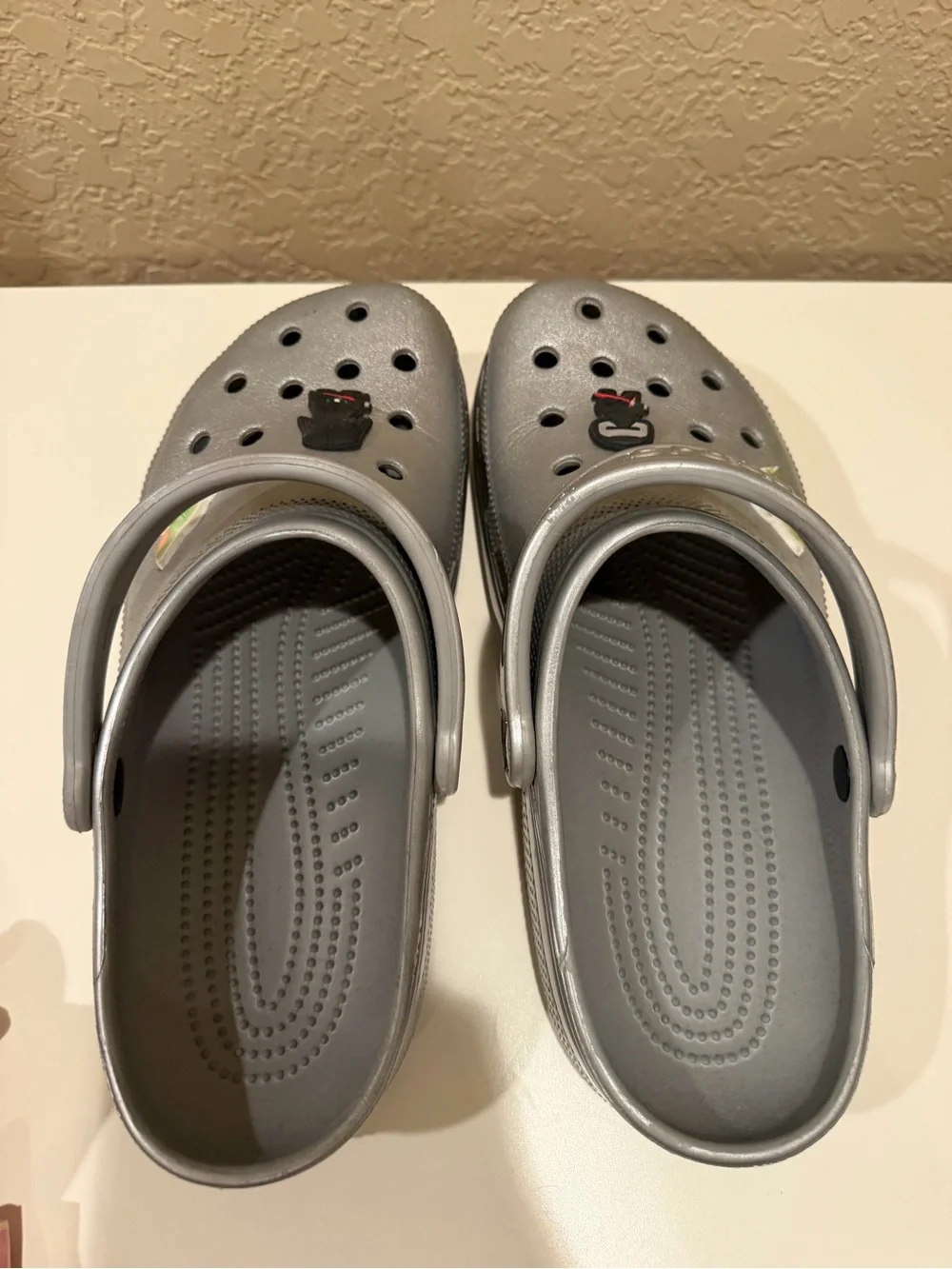 CROCS metallic silver